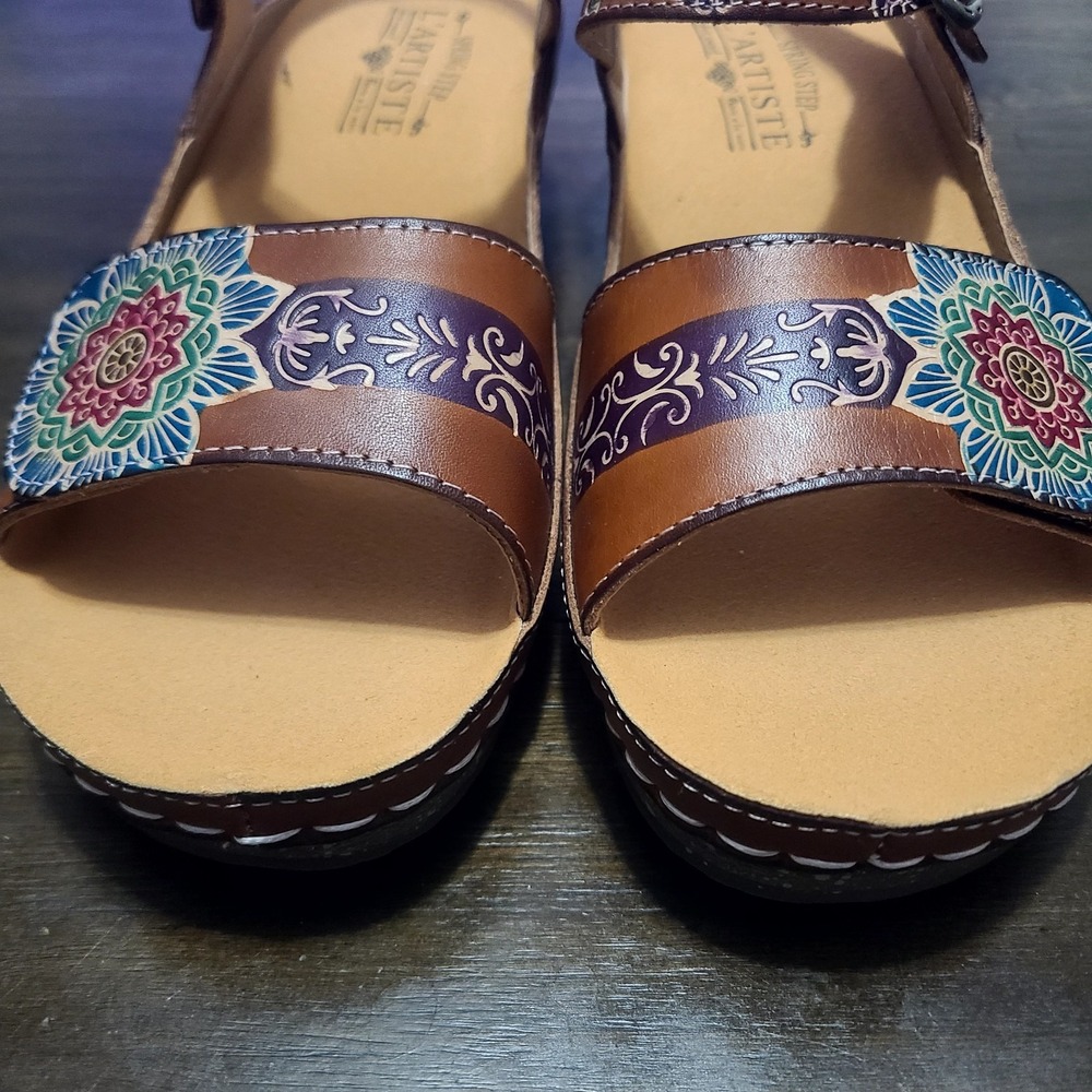 L'Artiste Spring Step Sandals Brown Floral Leather Wedge Roshni 38 Sz 7.5-8 - Picture 6 of 10